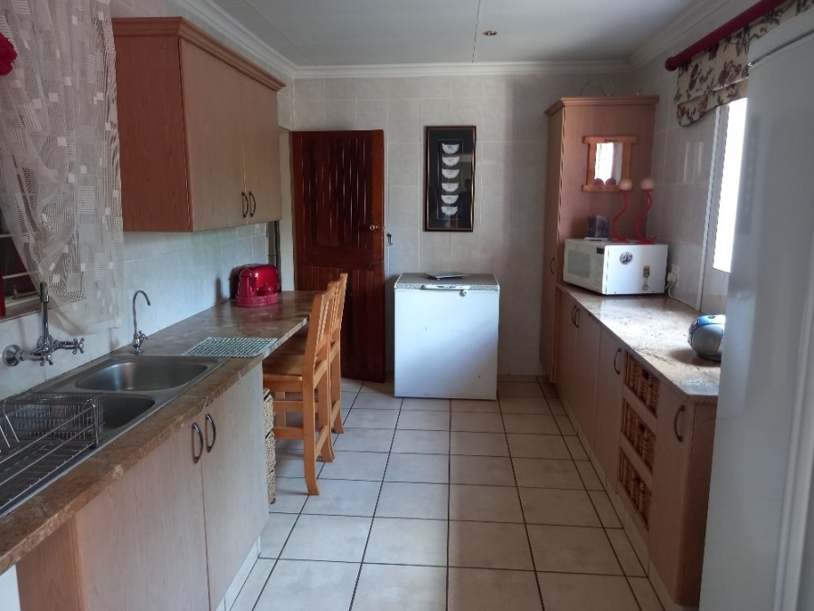 6 Bedroom Property for Sale in Kameelfontein Gauteng
