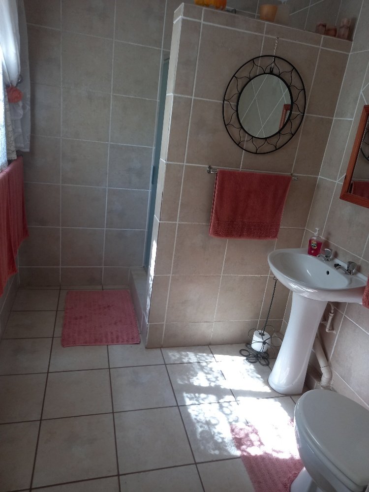 6 Bedroom Property for Sale in Kameelfontein Gauteng