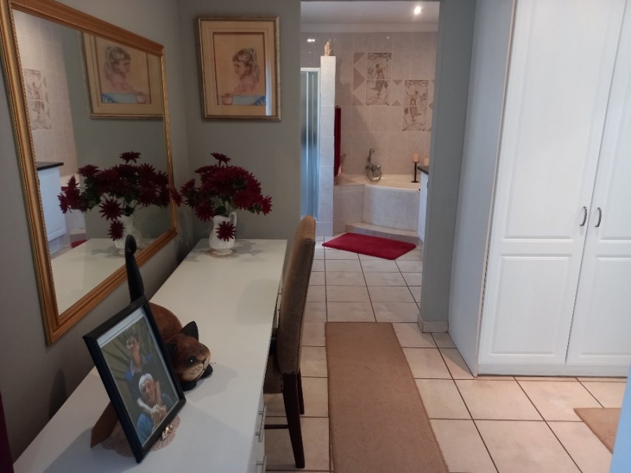 6 Bedroom Property for Sale in Kameelfontein Gauteng