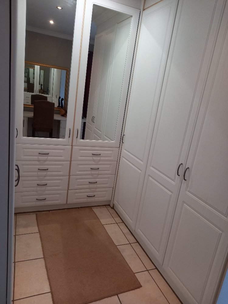 6 Bedroom Property for Sale in Kameelfontein Gauteng