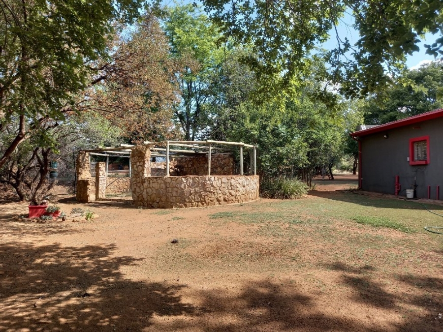 6 Bedroom Property for Sale in Kameelfontein Gauteng