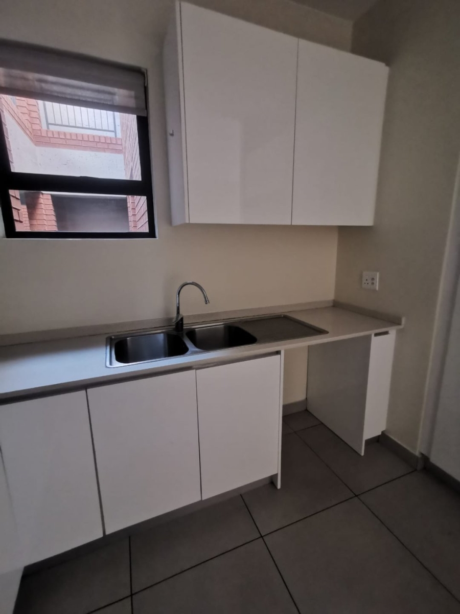 To Let 2 Bedroom Property for Rent in Kensington Gauteng