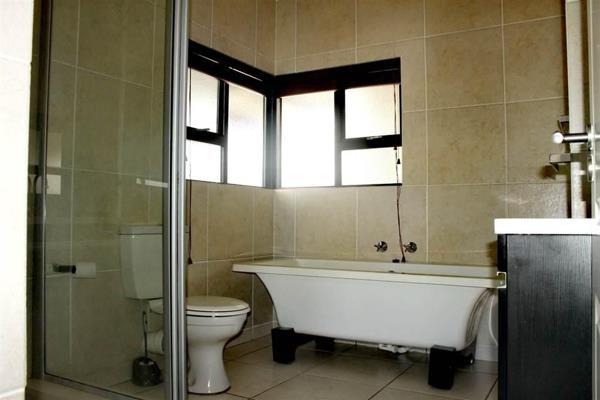 To Let 1 Bedroom Property for Rent in Greenstone Hill Gauteng