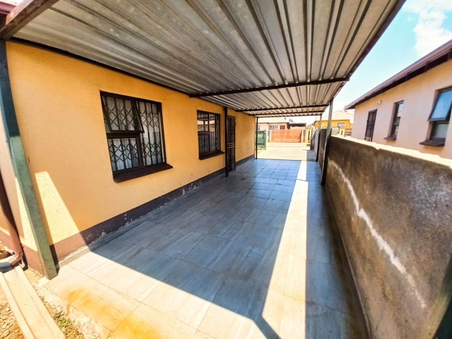 3 Bedroom Property for Sale in Windmill Park Gauteng