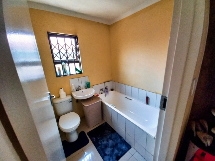 3 Bedroom Property for Sale in Windmill Park Gauteng