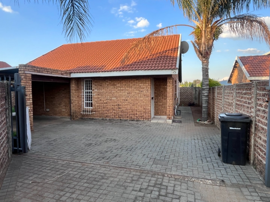 2 Bedroom Property for Sale in Bonaero Park Gauteng