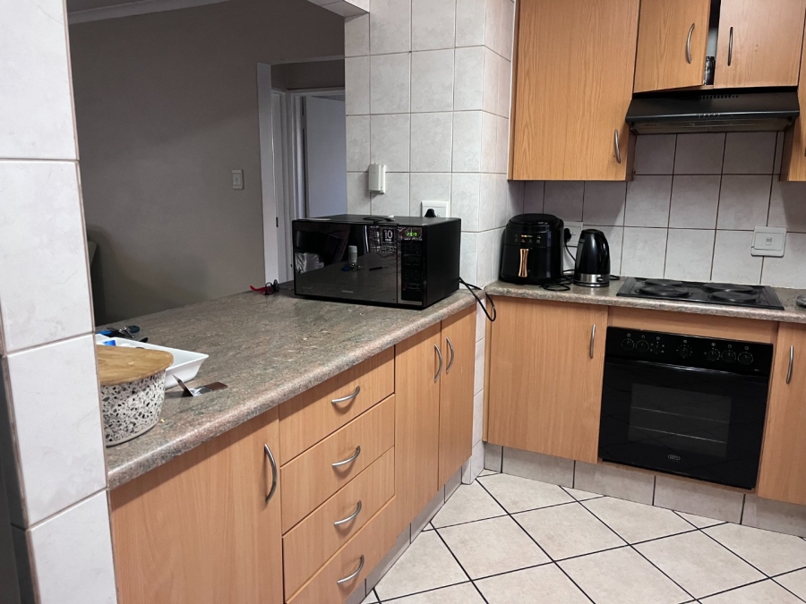 2 Bedroom Property for Sale in Bonaero Park Gauteng