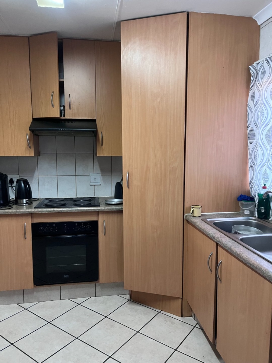 2 Bedroom Property for Sale in Bonaero Park Gauteng