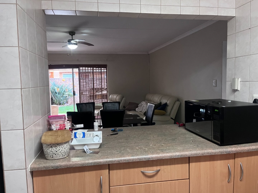 2 Bedroom Property for Sale in Bonaero Park Gauteng
