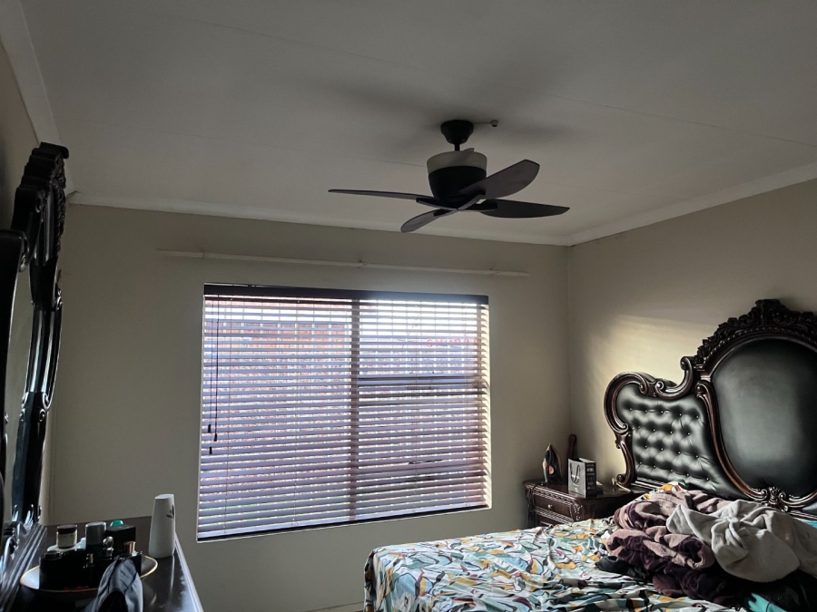 2 Bedroom Property for Sale in Bonaero Park Gauteng