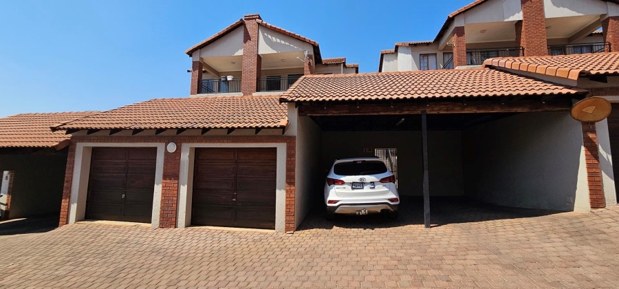3 Bedroom Property for Sale in Country View Estate Gauteng