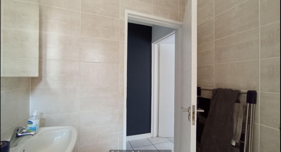 2 Bedroom Property for Sale in Linbro Park Gauteng