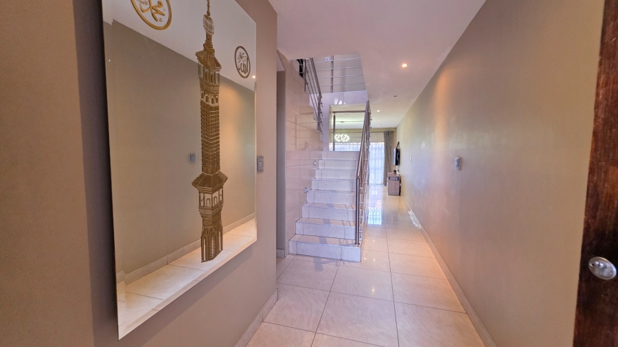 To Let 4 Bedroom Property for Rent in Christoburg Gauteng