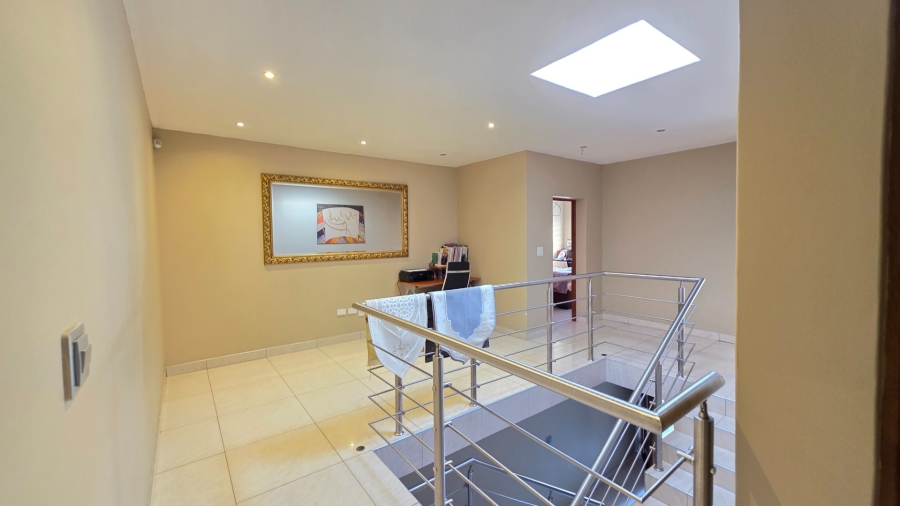 To Let 4 Bedroom Property for Rent in Christoburg Gauteng