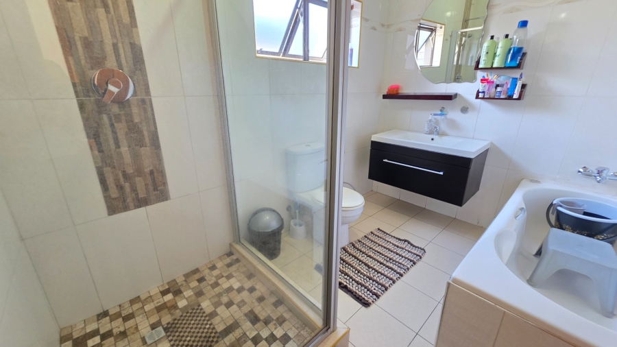 To Let 4 Bedroom Property for Rent in Christoburg Gauteng
