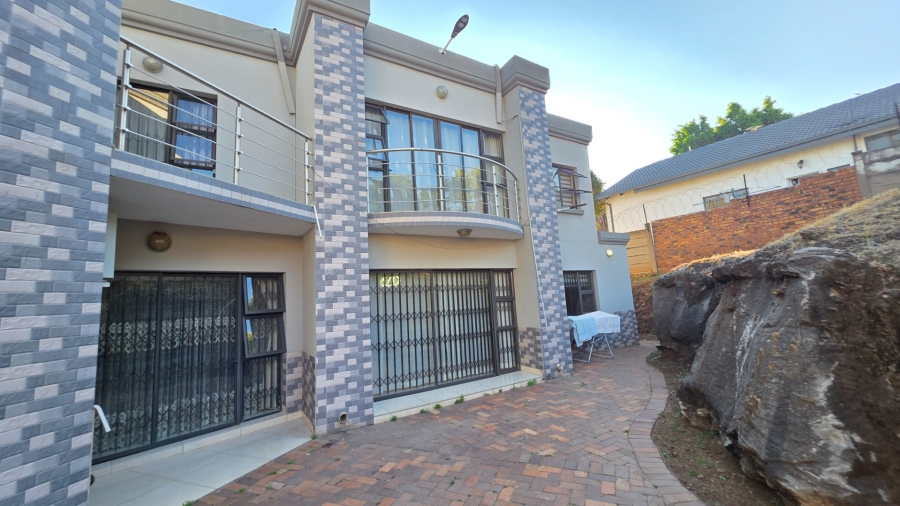 To Let 4 Bedroom Property for Rent in Christoburg Gauteng