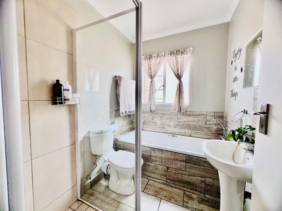2 Bedroom Property for Sale in Hazeldean Gauteng