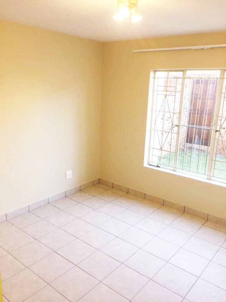 2 Bedroom Property for Sale in Halfway Gardens Gauteng