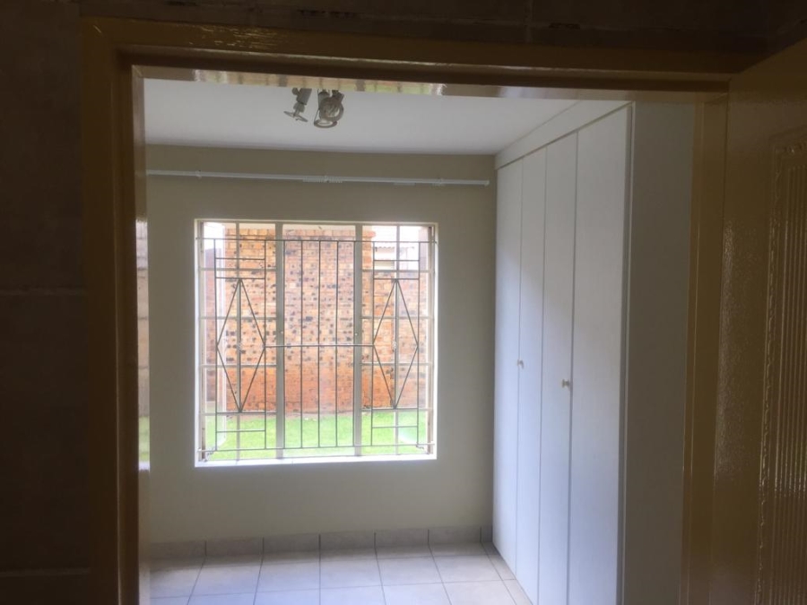 2 Bedroom Property for Sale in Halfway Gardens Gauteng