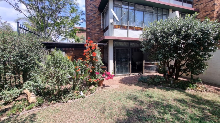 2 Bedroom Property for Sale in Queenswood Gauteng