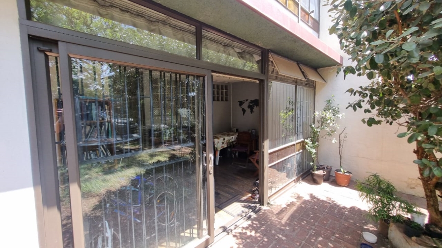 2 Bedroom Property for Sale in Queenswood Gauteng