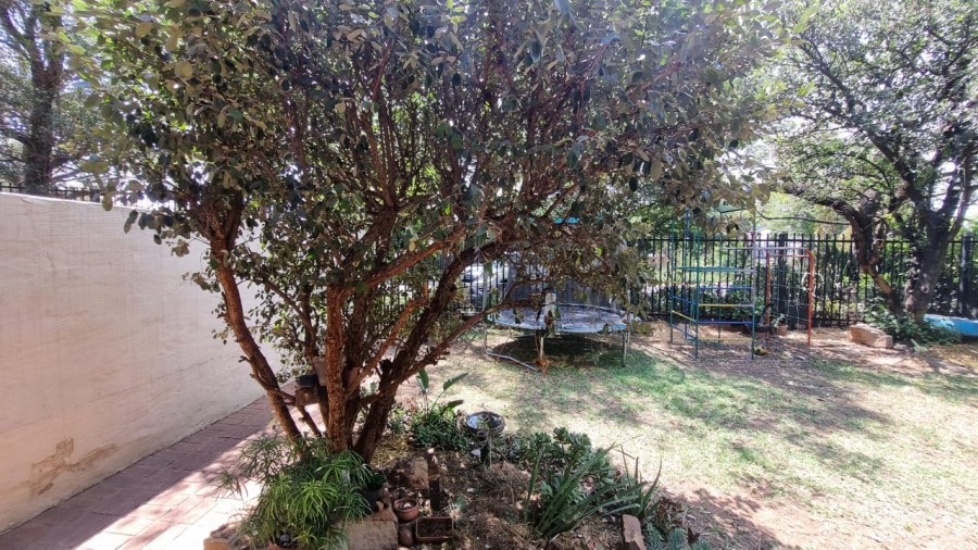 2 Bedroom Property for Sale in Queenswood Gauteng