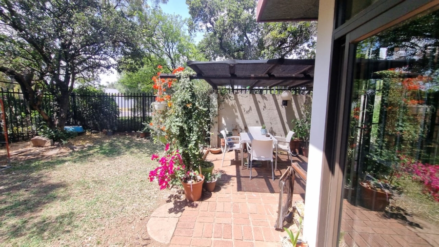 2 Bedroom Property for Sale in Queenswood Gauteng
