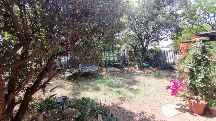 2 Bedroom Property for Sale in Queenswood Gauteng