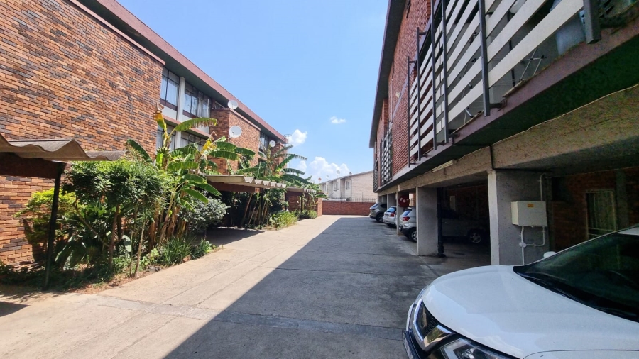 2 Bedroom Property for Sale in Queenswood Gauteng