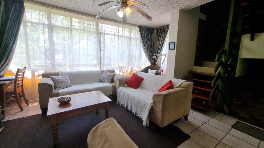 2 Bedroom Property for Sale in Queenswood Gauteng