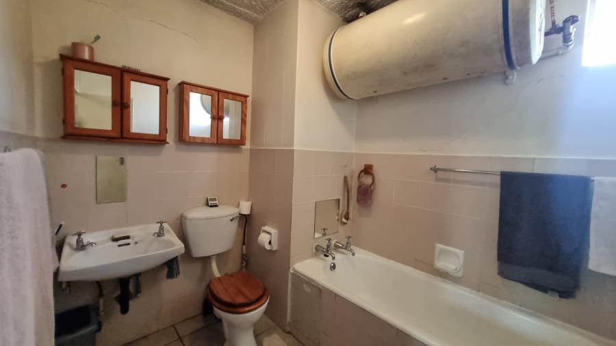 2 Bedroom Property for Sale in Queenswood Gauteng