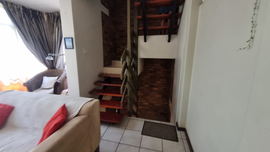 2 Bedroom Property for Sale in Queenswood Gauteng