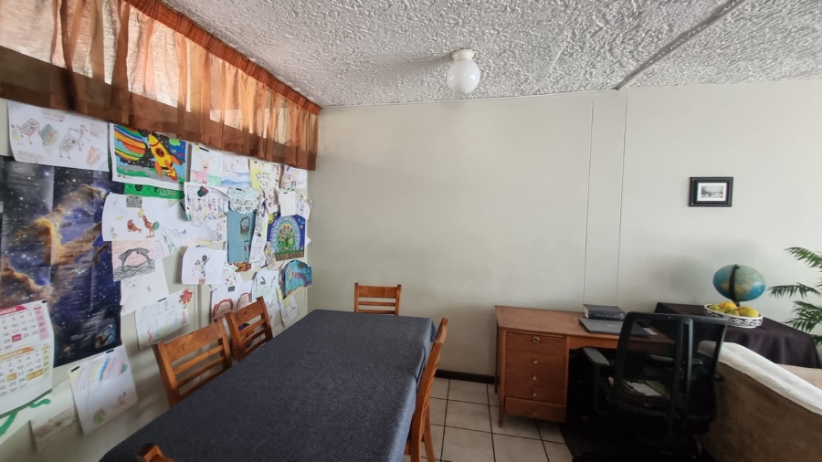 2 Bedroom Property for Sale in Queenswood Gauteng