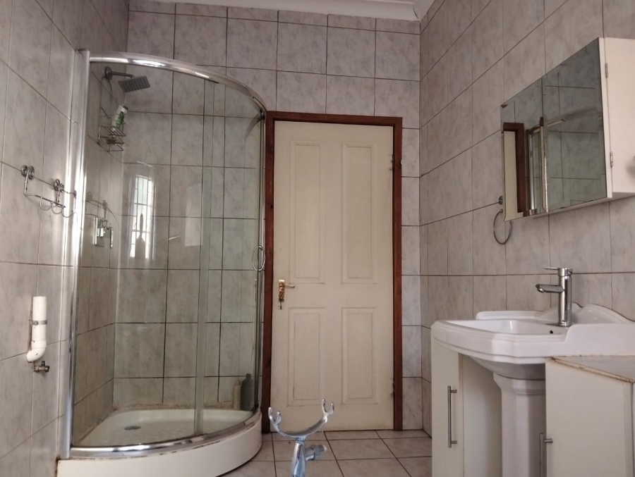 To Let 5 Bedroom Property for Rent in Lyttelton Manor Gauteng