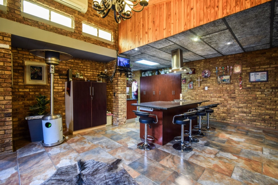 4 Bedroom Property for Sale in Theresa Park Gauteng