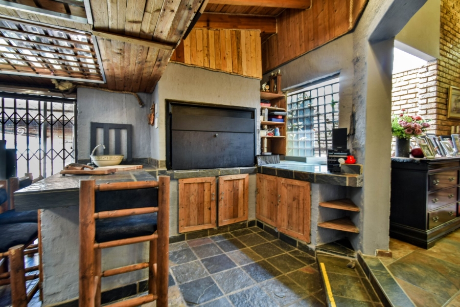4 Bedroom Property for Sale in Theresa Park Gauteng
