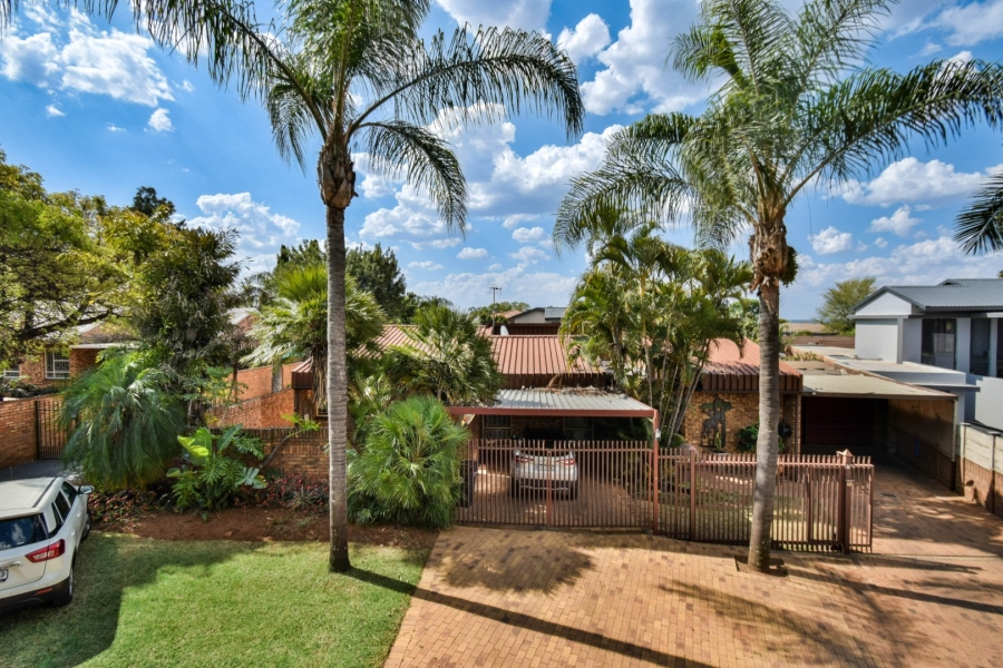 4 Bedroom Property for Sale in Theresa Park Gauteng