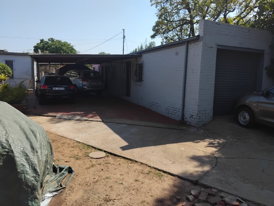 5 Bedroom Property for Sale in Primrose East Gauteng