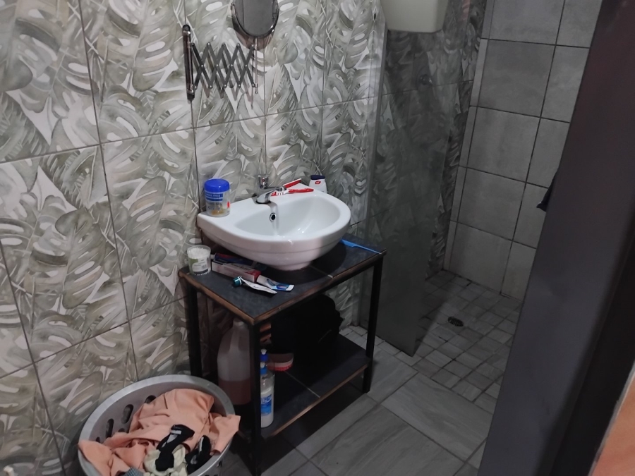 5 Bedroom Property for Sale in Primrose East Gauteng