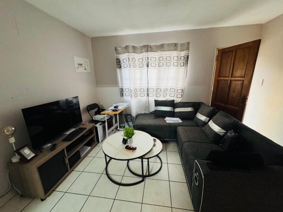 1 Bedroom Property for Sale in Elspark Gauteng