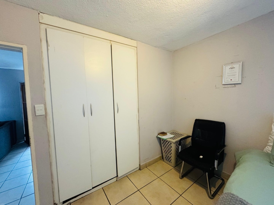 1 Bedroom Property for Sale in Elspark Gauteng