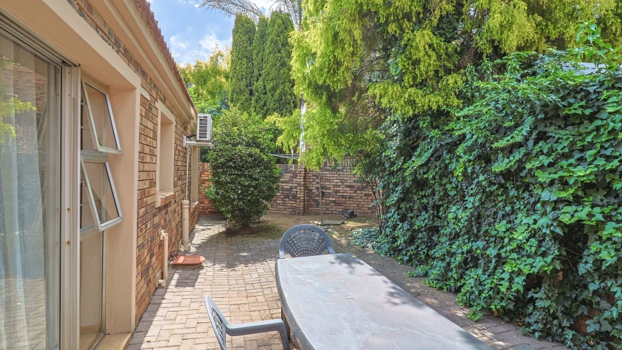 3 Bedroom Property for Sale in Radiokop Gauteng