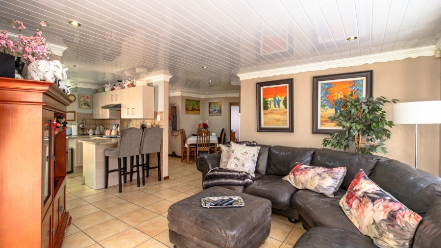3 Bedroom Property for Sale in Radiokop Gauteng
