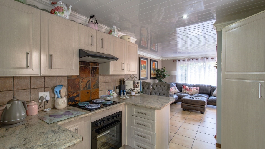 3 Bedroom Property for Sale in Radiokop Gauteng