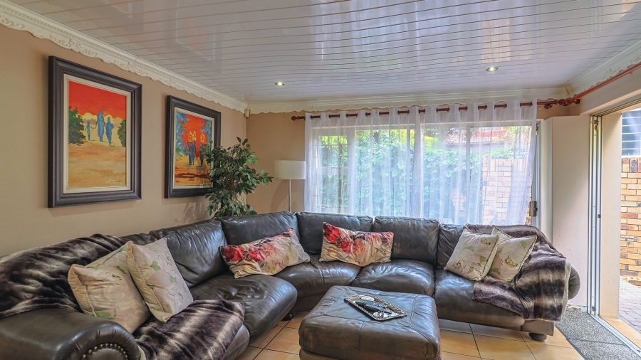 3 Bedroom Property for Sale in Radiokop Gauteng