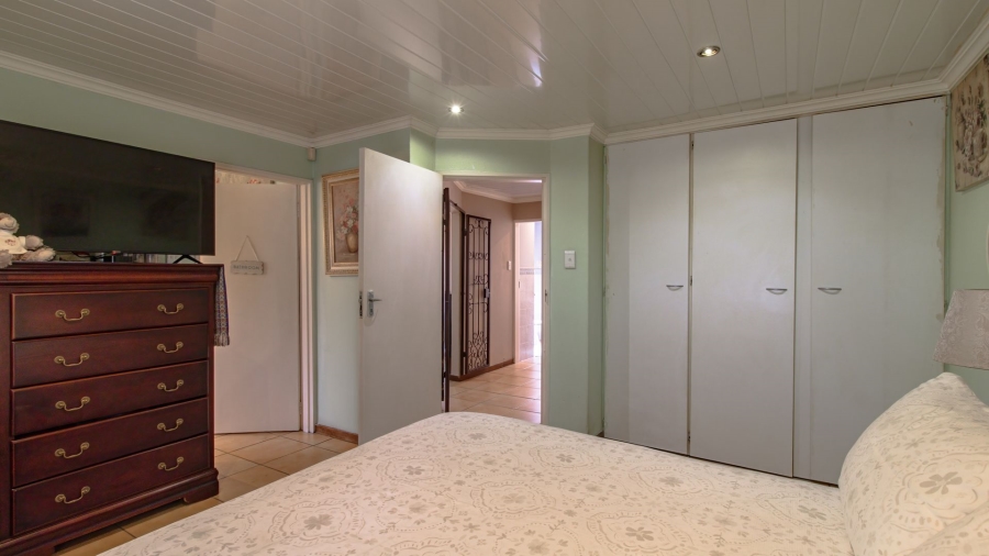 3 Bedroom Property for Sale in Radiokop Gauteng