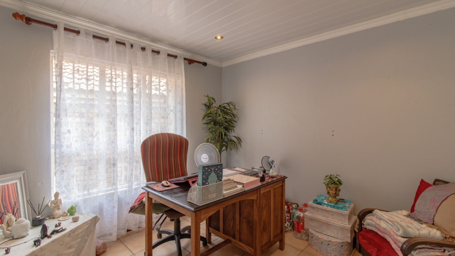 3 Bedroom Property for Sale in Radiokop Gauteng
