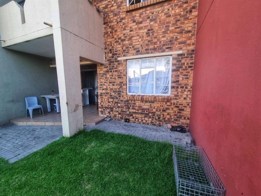 2 Bedroom Property for Sale in Comet Gauteng