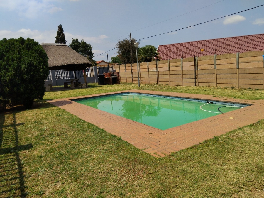 2 Bedroom Property for Sale in Albemarle Ext 1 Gauteng