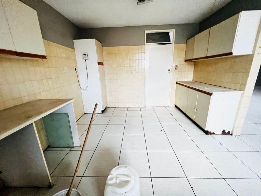 5 Bedroom Property for Sale in Pretoria Gauteng